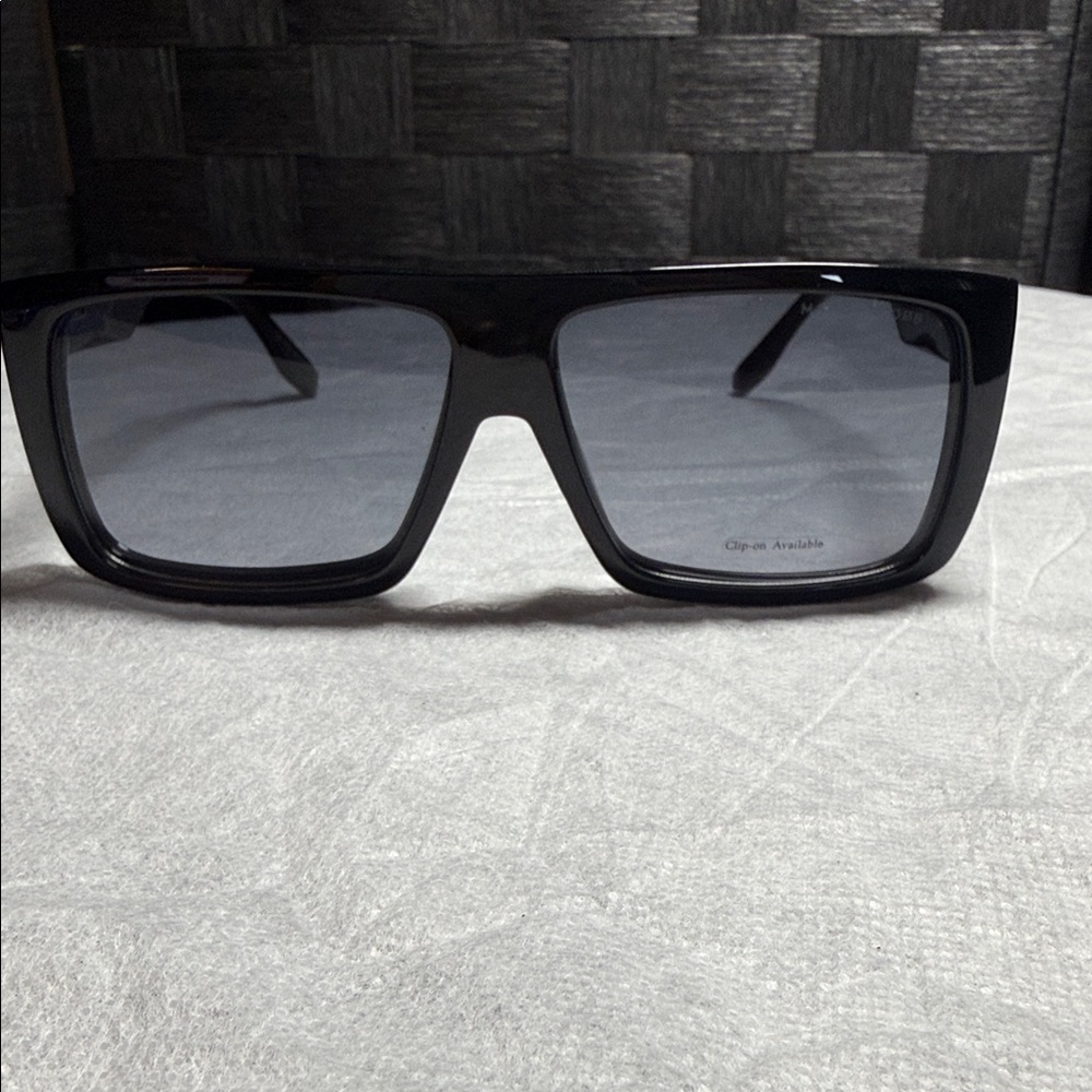 Marc Jacobs Classic Black Sunglasses 2 in 1s - Picture 8 of 8